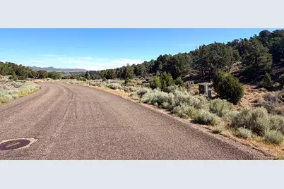1037 S Canyon Dr, Cedar City, UT 84720 - Photo 8