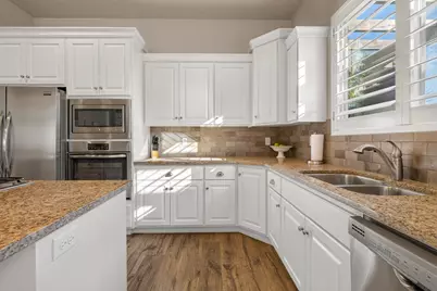 2069 N Coral Ridge Dr, Washington, UT 84780 - Photo 12