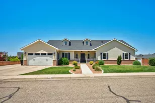 420 S Mesa Hills Dr, Cedar City, UT 84720 - Photo 1