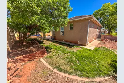 635 E 460 S, Ivins, UT 84738 - Photo 34