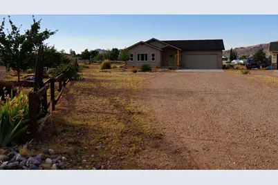 1000 E Canyon Dr, Big Water, UT 84741 - Photo 26