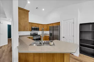 1305 E Riverside Dr, Saint George, UT 84790 - Photo 6