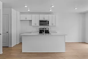 2153 S Wolverine Way, Washington, UT 84780 - Photo 18