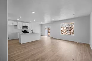 2153 S Wolverine Way, Washington, UT 84780 - Photo 16