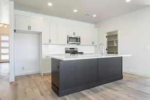 907 E Coyote Crest Dr, Washington, UT 84780 - Photo 16