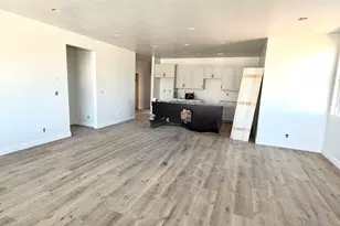 907 E Coyote Crest Dr, Washington, UT 84780 - Photo 4