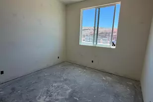 907 E Coyote Crest Dr, Washington, UT 84780 - Photo 12