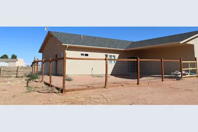 1015 E Canyon Dr, Big Water, UT 84741 - Photo 16