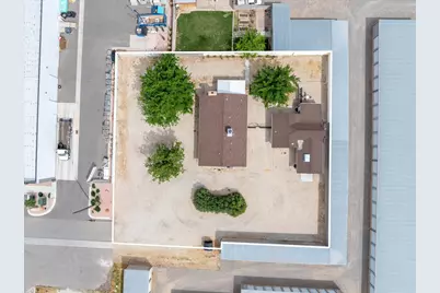 1649 W State St, Hurricane, UT 84737 - Photo 2