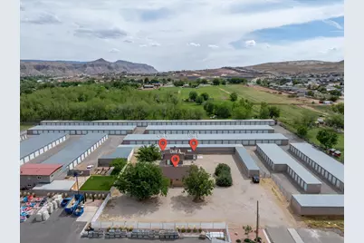 1649 W State St, Hurricane, UT 84737 - Photo 4