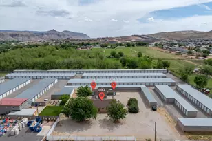 1649 W State St, Hurricane, UT 84737 - Photo 4