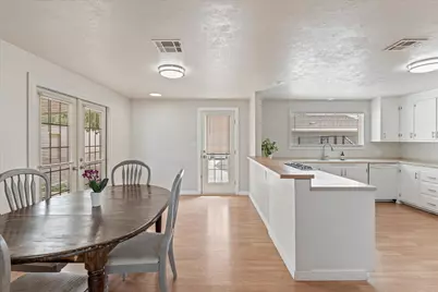1649 W State St, Hurricane, UT 84737 - Photo 22
