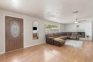 1649 W State St, Hurricane, UT 84737 - Photo 14