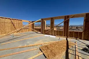 1014 W Rock View Dr, Hurricane, UT 84737 - Photo 2