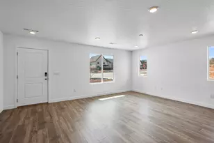2214 S Wolverine Way, Washington, UT 84780 - Photo 14