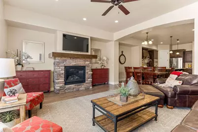 2073 N Coral Ridge Dr, Washington, UT 84780 - Photo 12