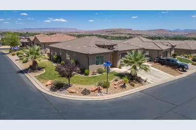 576 N Sun Rock Way, Washington, UT 84780 - Photo 2