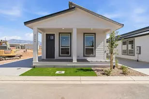 2754 W Crestview Ln, Hurricane, UT 84737 - Photo 2