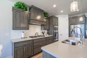 2322 N Park Center Dr, Washington, UT 84780 - Photo 32