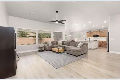 4064 S 20 E, Washington, UT 84780 - Photo 4