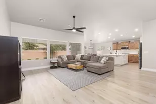 4064 S 20 E, Washington, UT 84780 - Photo 4
