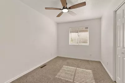 1050 E 500 S #19, Saint George, UT 84790 - Photo 14
