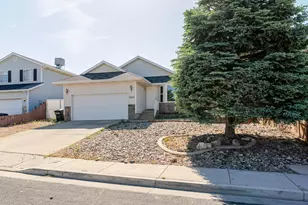 2152 N Chandler Dr, Cedar City, UT 84721 - Photo 2