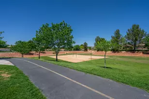 883 E McKinley Wy, Saint George, UT 84790 - Photo 86