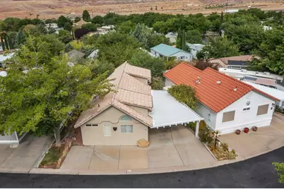 76 Redbluff Dr, Hurricane, UT 84737 - Photo 2