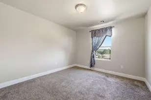 649 S Haley Dr, Washington, UT 84780 - Photo 24