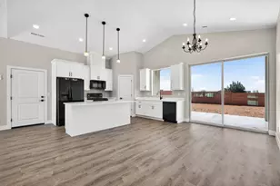 1193 W Kokopelli St, Hildale, UT 84784 - Photo 8