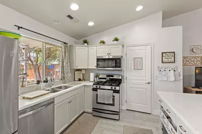 1929 N 2070 W, Saint George, UT 84770 - Photo 10