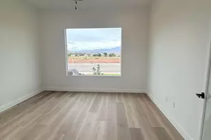 449 W Orilla Dr, Washington, UT 84780 - Photo 4