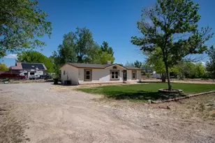 256 W Sheltie Ln, Enoch, UT 84721 - Photo 2