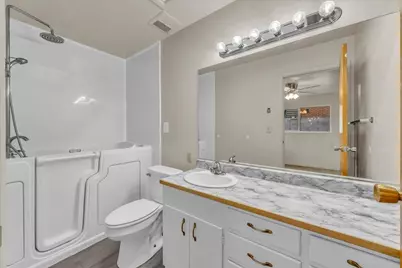 345 E 400 S, Saint George, UT 84770 - Photo 18
