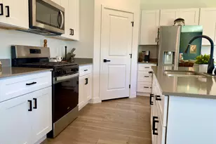 1610 S Ripple Rock Dr, Washington, UT 84780 - Photo 8