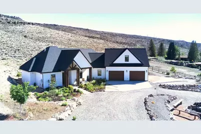 164 W 100 St, Fremont, UT 84747 - Photo 8