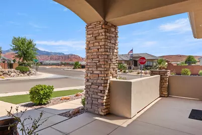 717 W Osprey Dr, Washington, UT 84780 - Photo 2