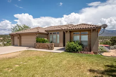 1387 S Hillcrest Dr, Cedar City, UT 84720 - Photo 2