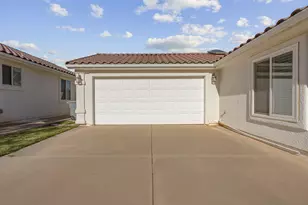 2050 W Canyon View Dr, Saint George, UT 84770 - Photo 2