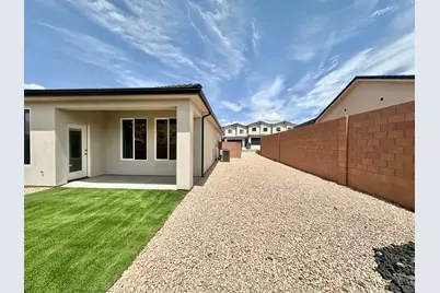 2207 E 380 S, Hurricane, UT 84737 - Photo 12
