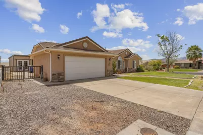 764 E Praya Dr, Ivins, UT 84738 - Photo 2