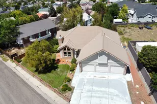 606 W Greens Lake Dr, Cedar City, UT 84720 - Photo 2