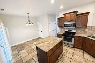 2075 S Sir Monte Dr, Washington, UT 84780 - Photo 4