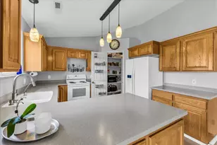 1040 S 1100 E, Saint George, UT 84790 - Photo 12