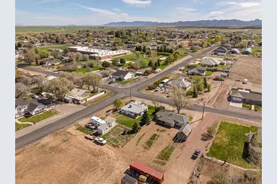 318 S Center St, Enterprise, UT 84725 - Photo 24