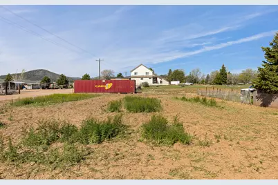 318 S Center St, Enterprise, UT 84725 - Photo 20