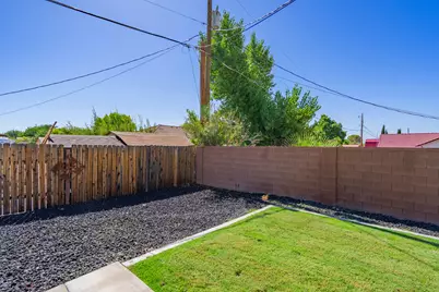 937 W Yucca Ln, Washington, UT 84780 - Photo 32