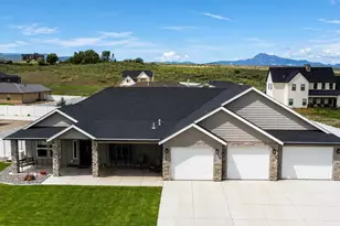 659 N Creekview Dr, Panguitch, UT 84759 - Photo 1