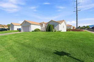 210 N Mall Dr, Washington, UT 84780 - Photo 24